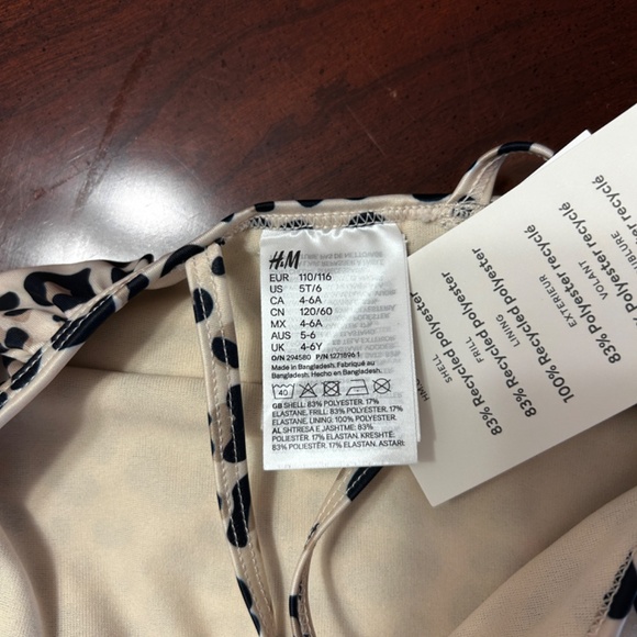 Swimsuit HM - Picture 2 of 3